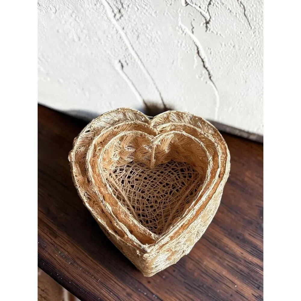 Set Of 3 Vintage Nesting Heart Wicker Baskets Rustic Vintage Gold Decor/Display